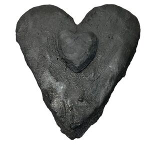 NWOT Set Of 2 Black Heart Ceramic Stone Love Heart Shape 3D